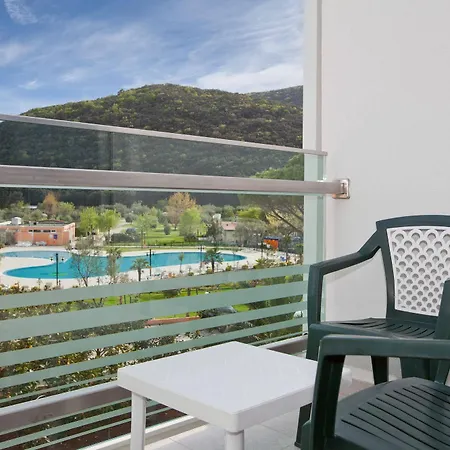 فندق Hedera - Maslinica & 4*