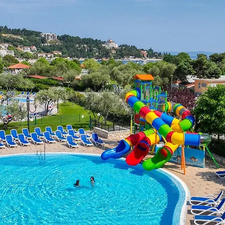 فندق Hedera - Maslinica & 4*