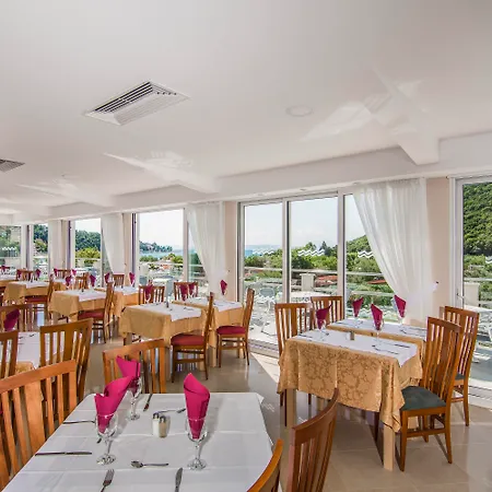 فندق Hedera - Maslinica & 4*
