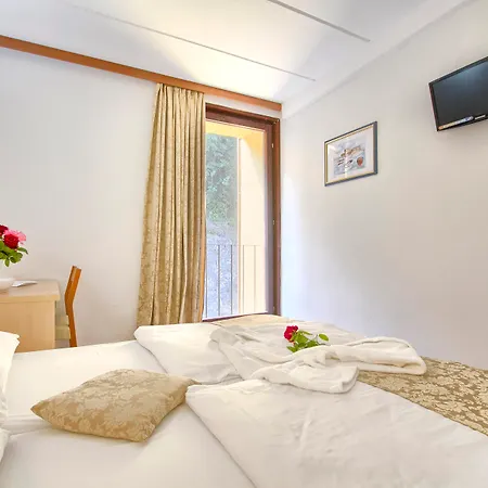 ホテル Maslinica Hedera 4*